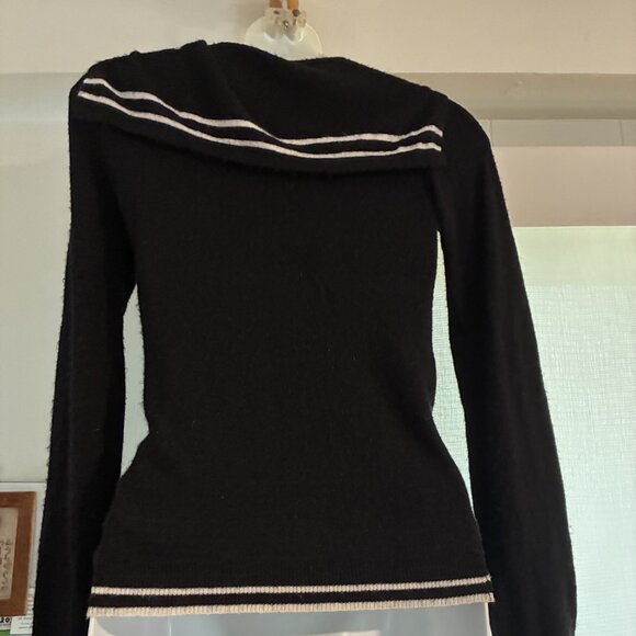 Blk long sleeve sailor collar sweater - size Small preloved - Picture 6 of 6